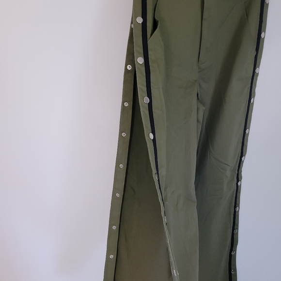 Tear Away Pants Snap to Waist  Fashion Nova Small Like New - Picture 11 of 12